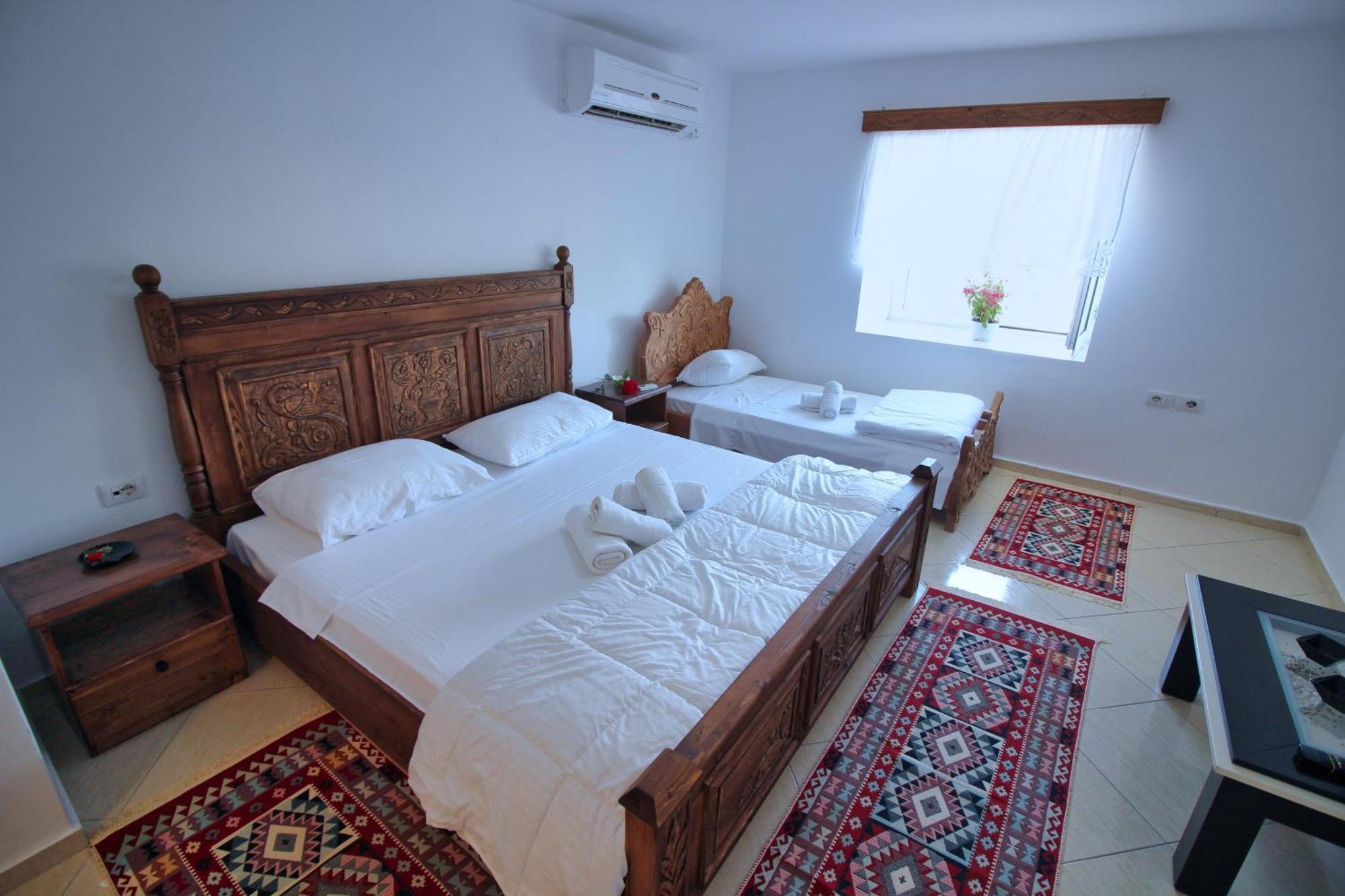 Guri Guesthouse Gjirokastër 外观 照片