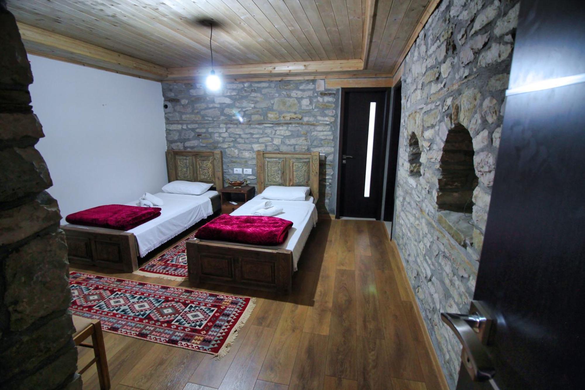 Guri Guesthouse Gjirokastër 外观 照片