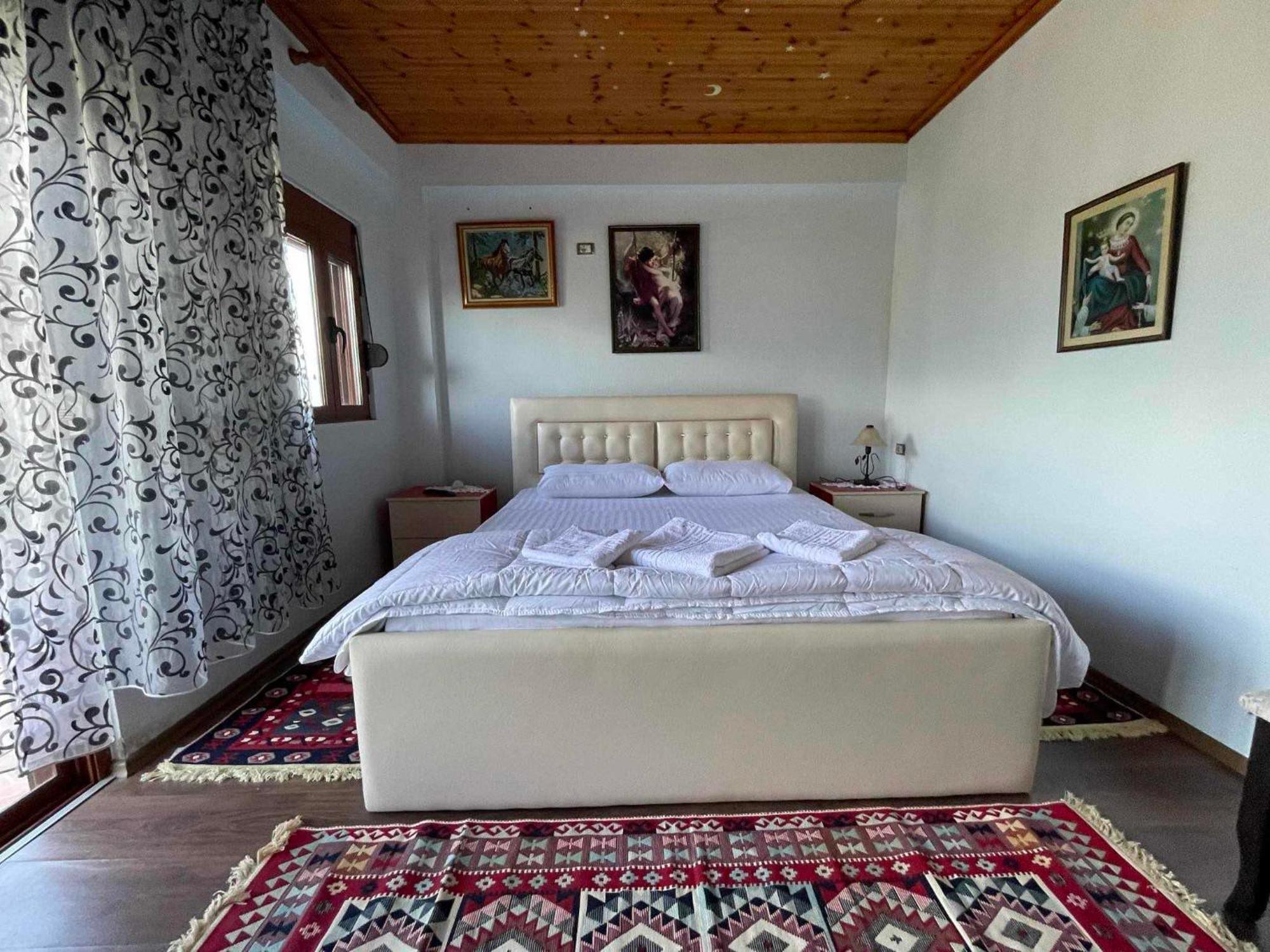 Guri Guesthouse Gjirokastër 外观 照片